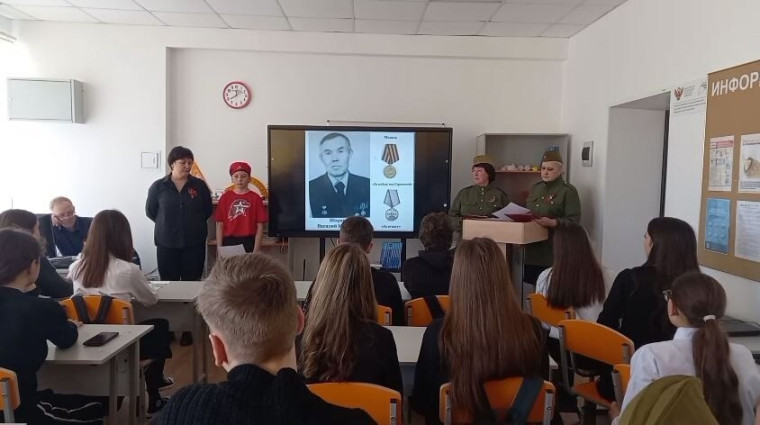 По дорогам войны шли мои земляки..